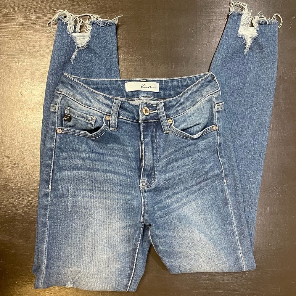 Like New KanCan Cropped Jeans